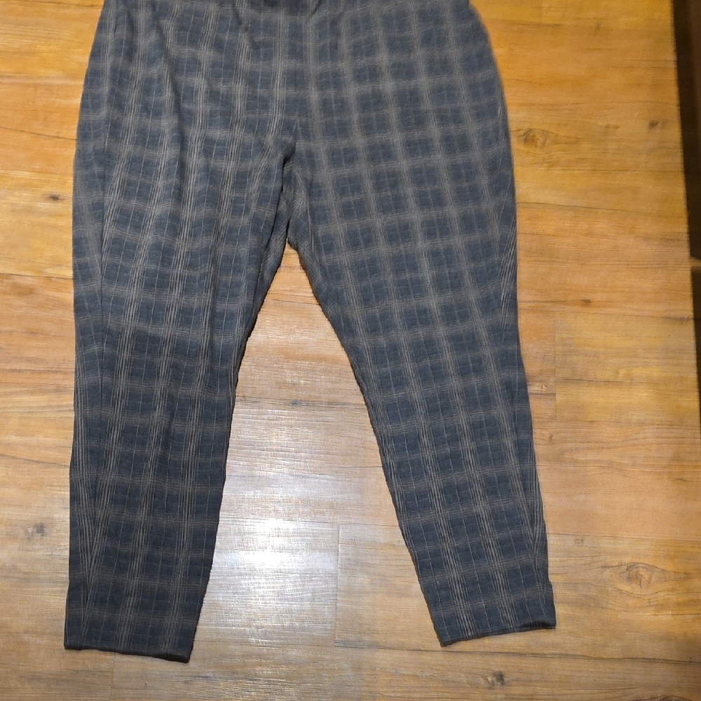 Women's Gray Plaid Legging Pants